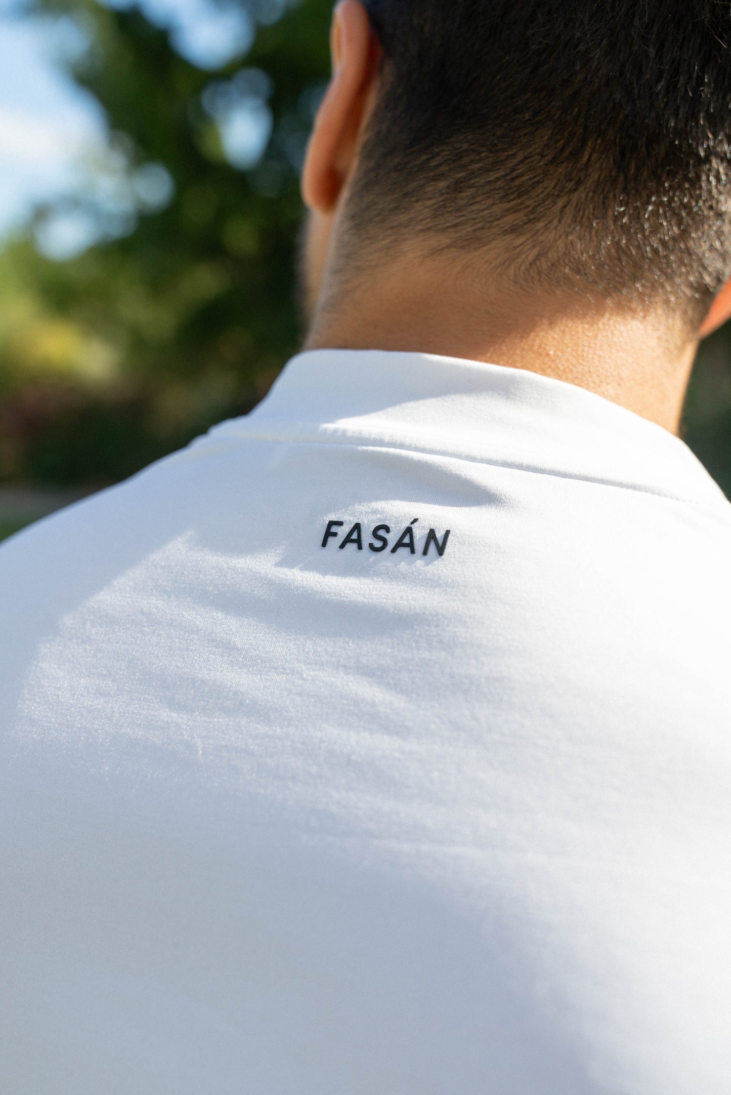 FASÁN collarless white pique