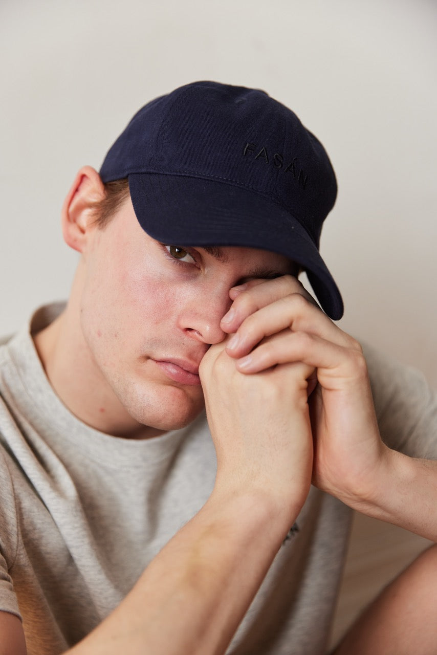 Fasán golf navy caps with logo