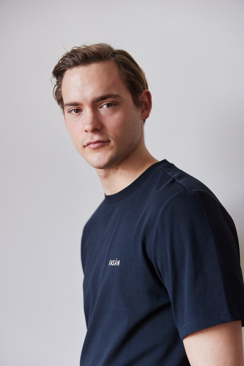 Fasán golf navy t-shirt with white logo