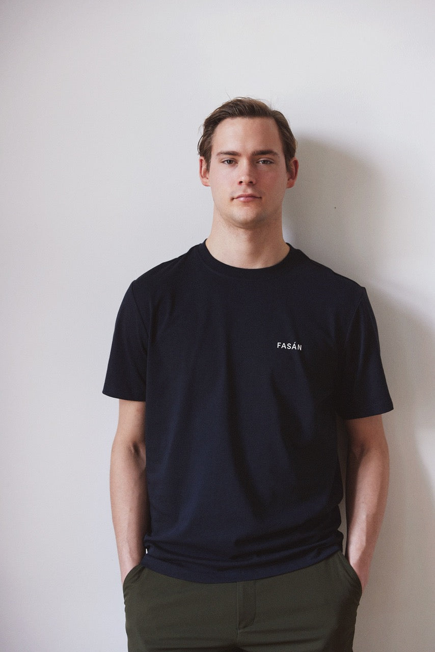 Fasán golf navy t-shirt with white logo