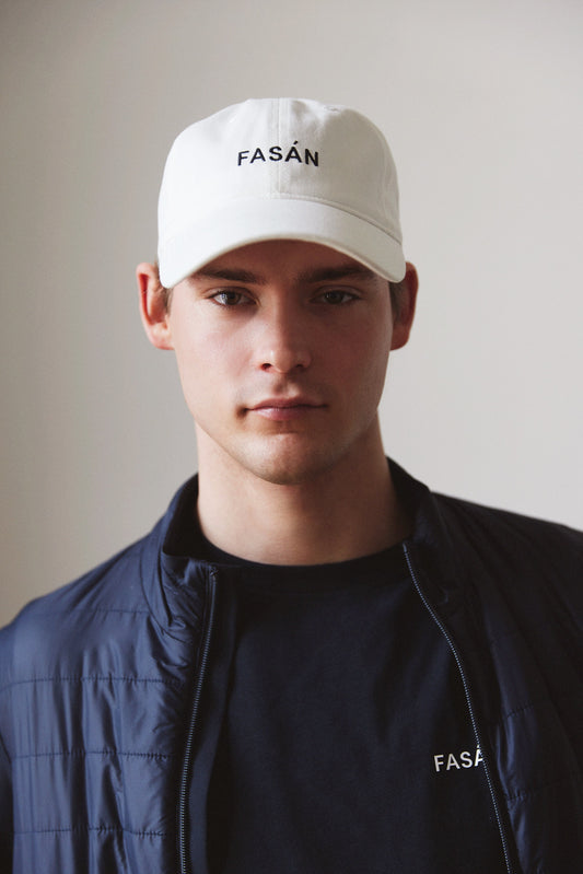 Fasán golf white caps with logo